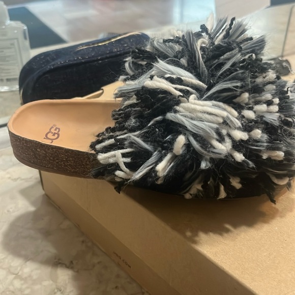 Ugg slippers Cindi size 6 NIB - Picture 4 of 6